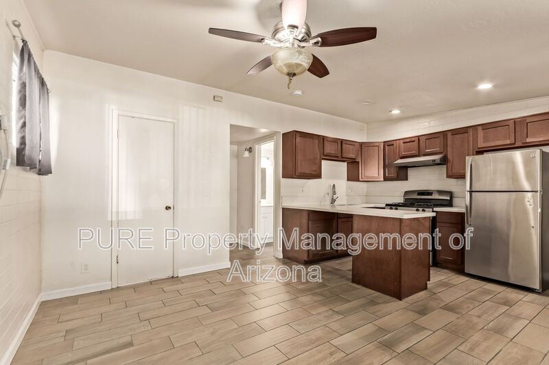 Tempe Townhome: 1002 S Mariana St
