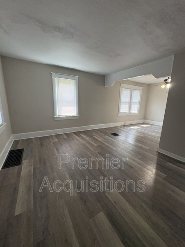 Alton House: 3318 Fernwood Avenue