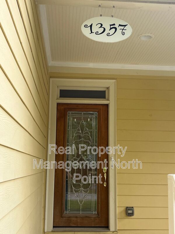 East Point House: 1357 Eubanks Ave