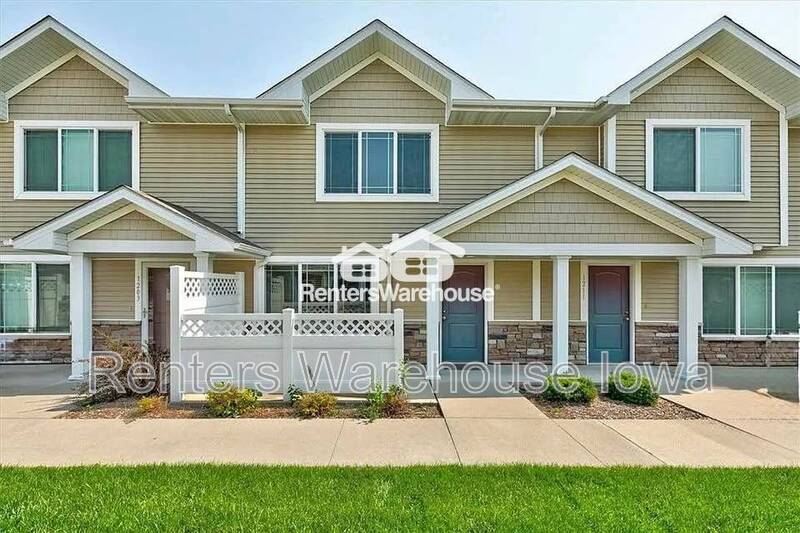 Ankeny Townhome: 1207 NE 7th Lane