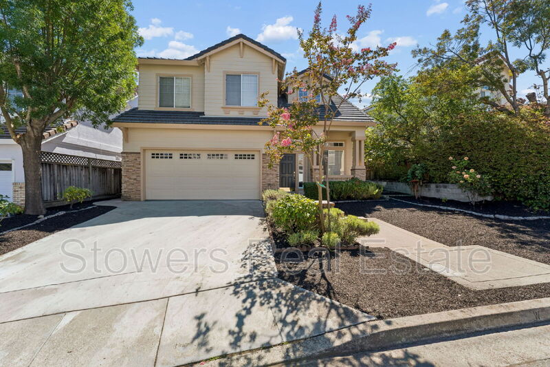 San Ramon House: 137 Woodcrest Dr
