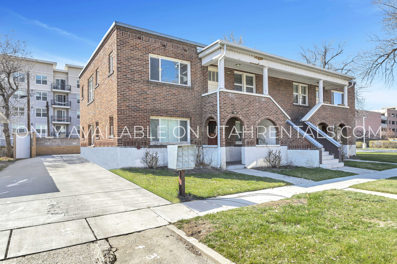 Provo House: 220 S 100 E