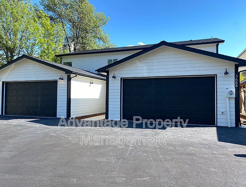 Brownsville House: 368 Spaulding Ave