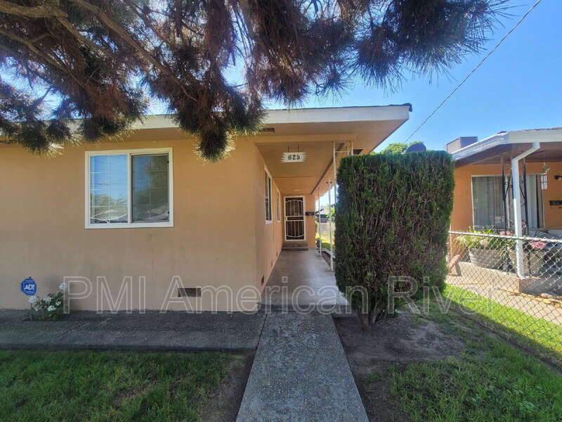 West Sacramento House: 625 Elizabeth St