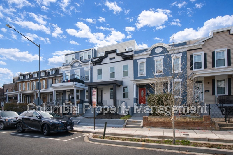 Washington Condo: 3552 Warder St NW