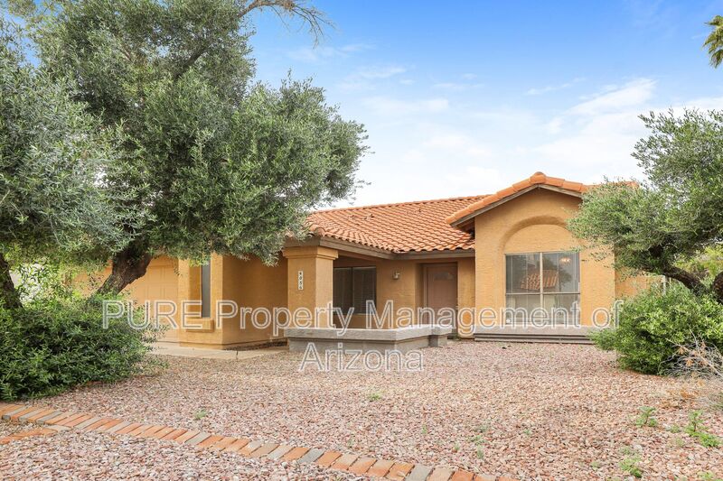 Phoenix House: 4056 E Cholla Canyon Dr