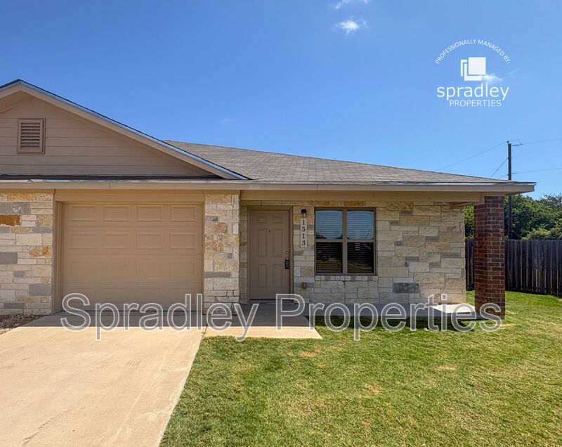 Belton Townhome: 1513 Brady Way