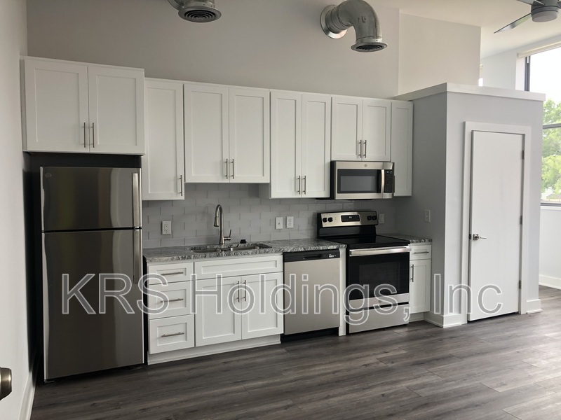Elizabeth City Condo: 300 E Elizabeth St