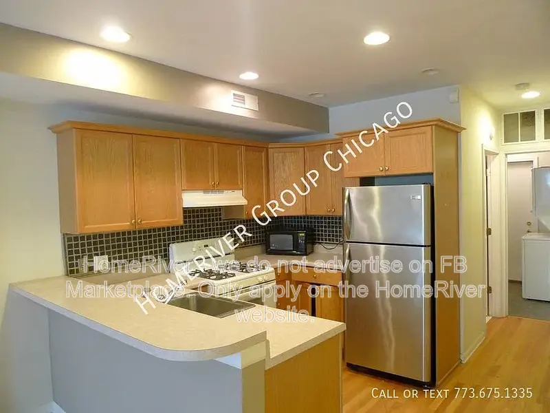 Chicago House: 2140 W Jackson Blvd