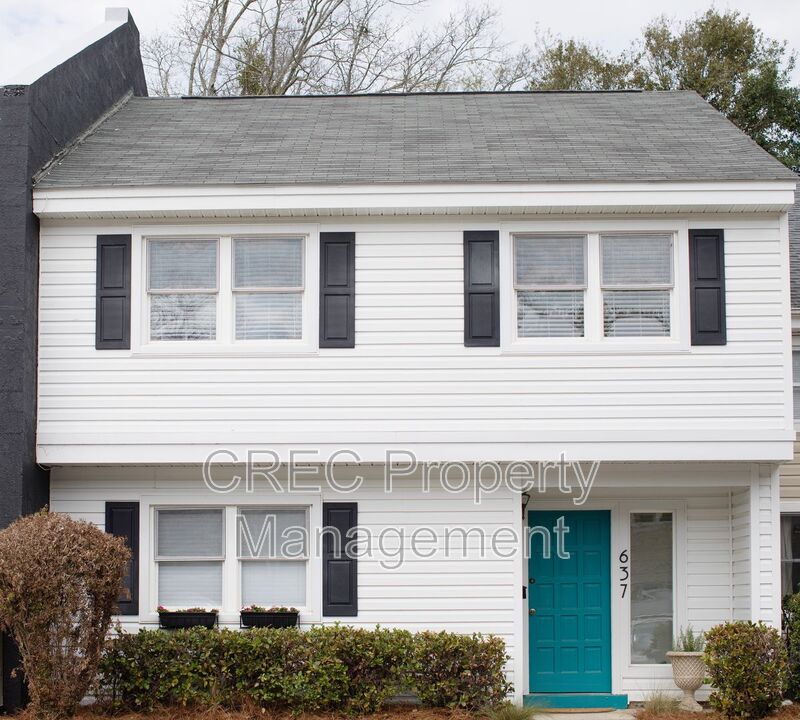 Mount Pleasant House: 637 Baytree Court