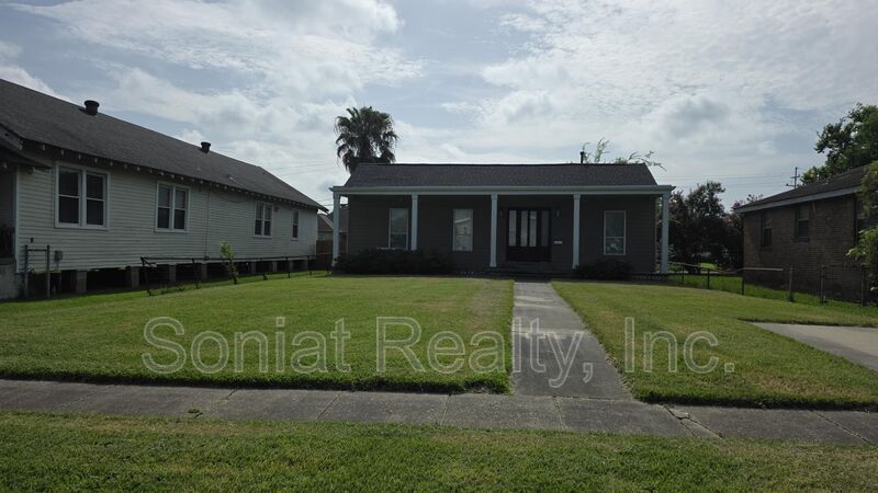 New Orleans House: 5815 Catina Street