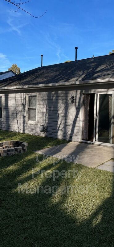 Charming 3-Bedroom Home with Garage in Virginia Beach - Photo 18