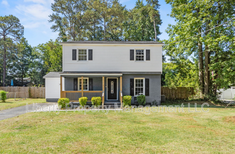 Fayetteville House: 4905 Ashton Road