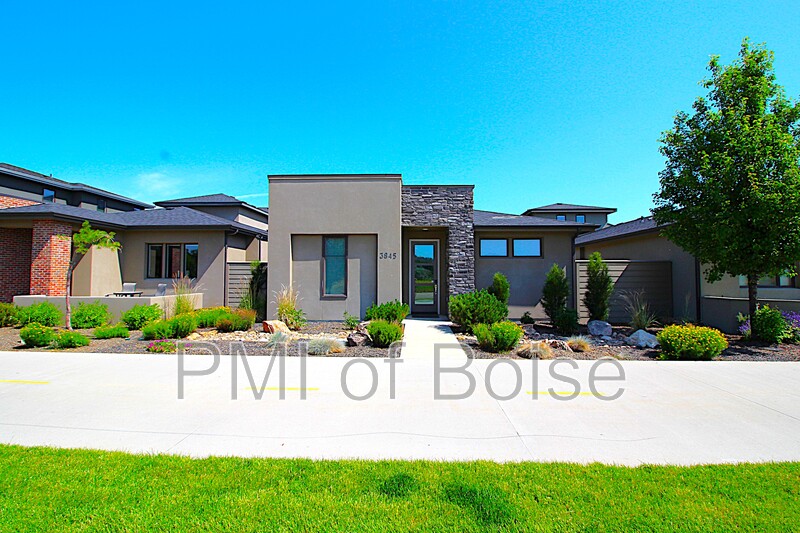 Boise House: 3845 S Eckert Rd