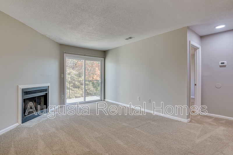 Augusta Condo: 2810D Thomas Lane