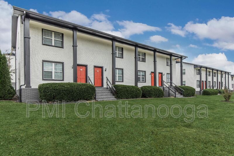 Fort Oglethorpe House: 323 Cloud Springs Rd