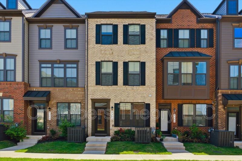 Chantilly House: 4322 Ellipse Terrace