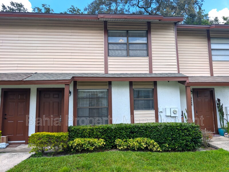 Tampa Townhome: 3441 Oak Trail Ct