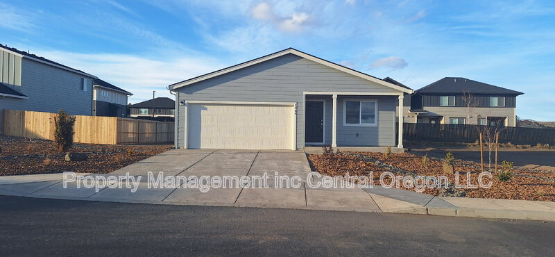 Prineville House: 1349 NE Cobbleridge Lp