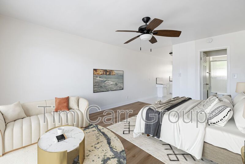 Costa Mesa Condo: 1637 Irvine Ave - B