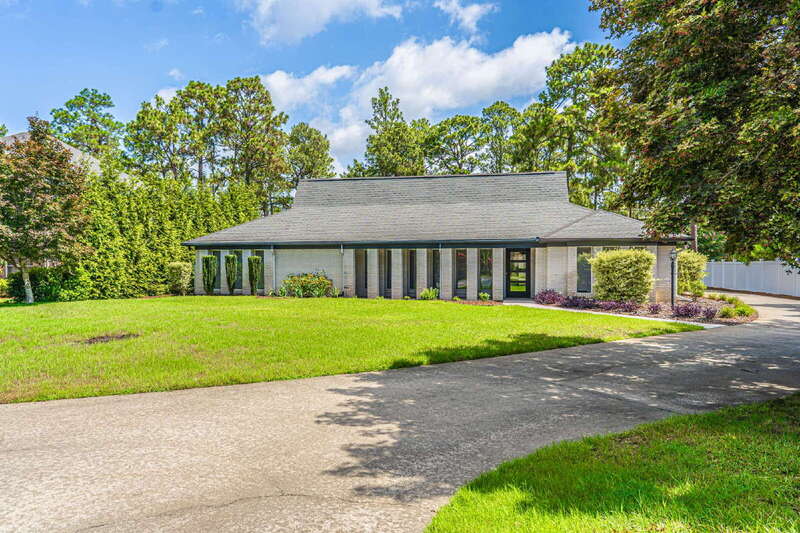 Pinehurst House: 60 Eldorado Lane
