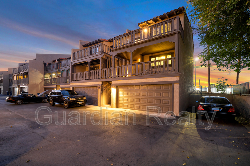 Las Vegas Townhome: 2882 Calle Del Oro