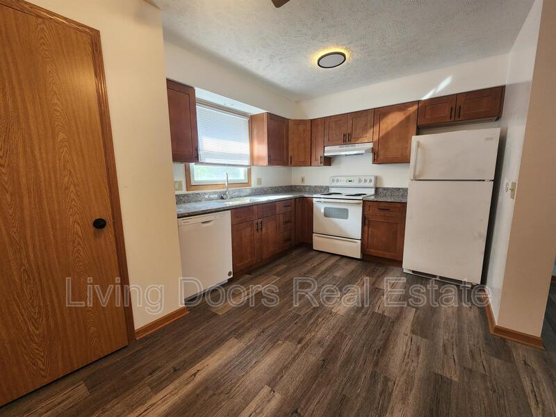 Lincoln Condo: 1511 David Dr