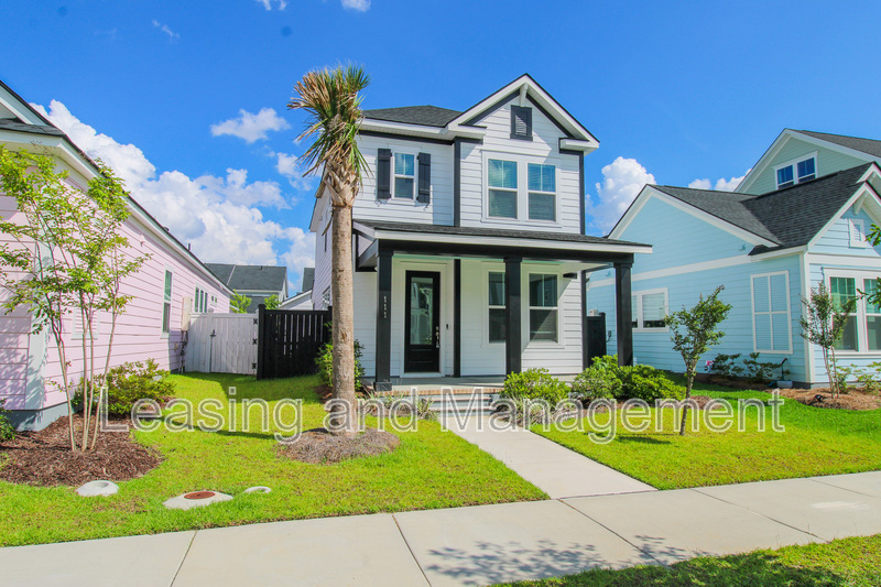 Summerville House: 111 Crimson Street