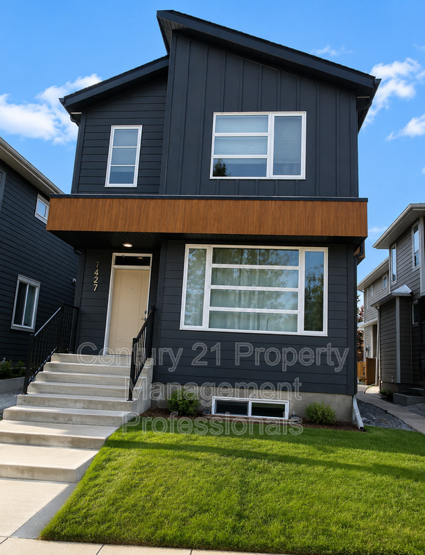Edmonton House: 7427 106 Street