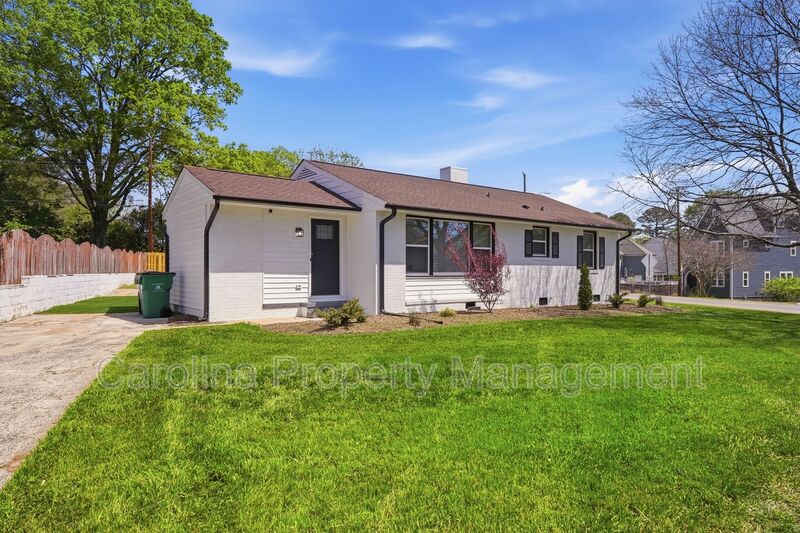 Charlotte House: 2301 Shamrock Dr