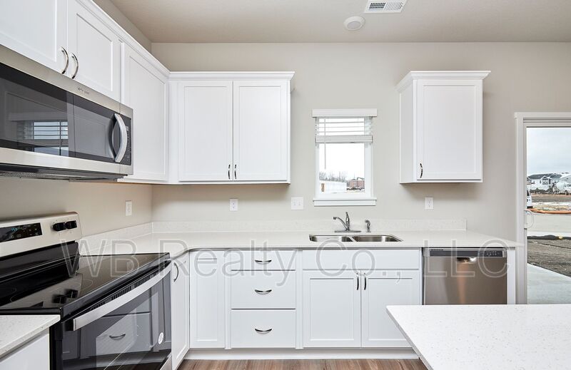 West Des Moines Townhome: 9598 Capstone Ct