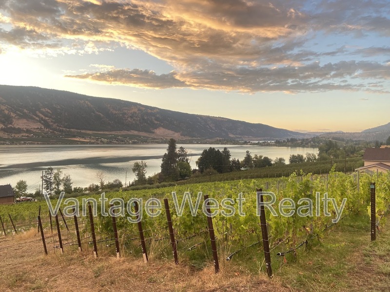 Lake Country House: 2-14420 Oyama Rd