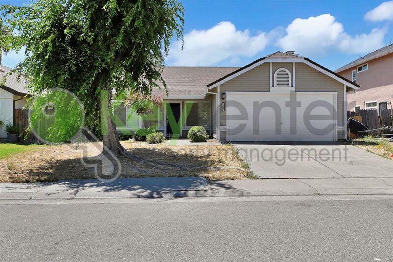 Sacramento House: 8428 Cassatt Way