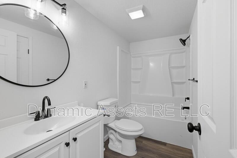 Frontenac House: 705 N Cayuga St