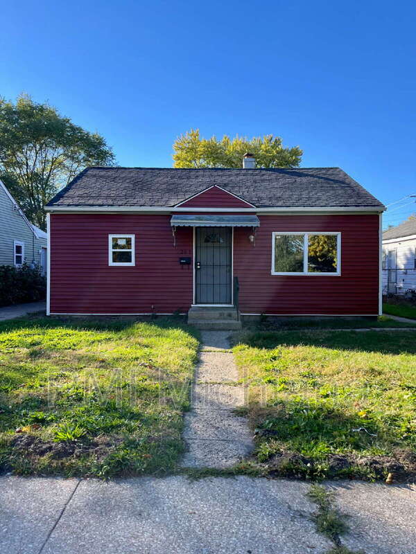 South Bend House: 261 N Kenmore St