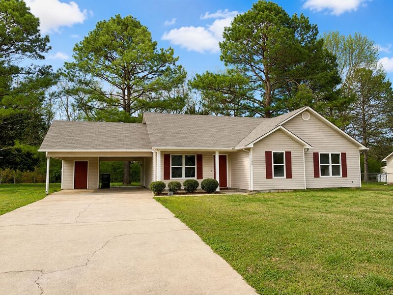 Huntsville House: 107 Ann Bradley Drive