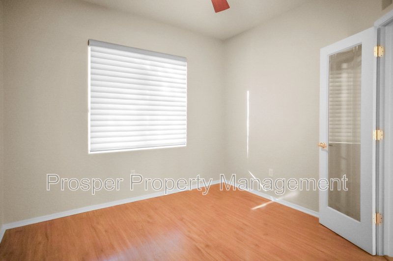 Surprise House: 17547 W Calistoga Dr