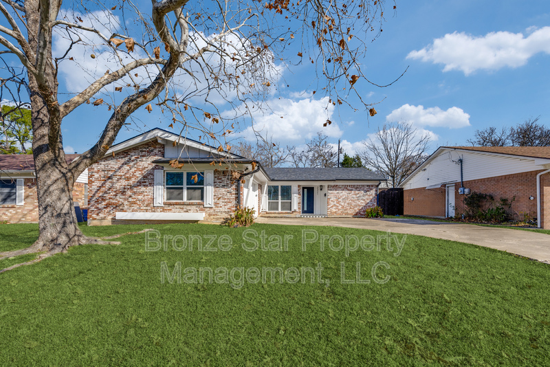 Sherman House: 2321 North Ricketts Street