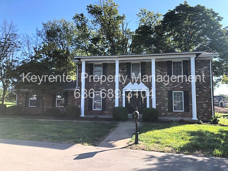 Chesterfield House: 15362 Olive Blvd