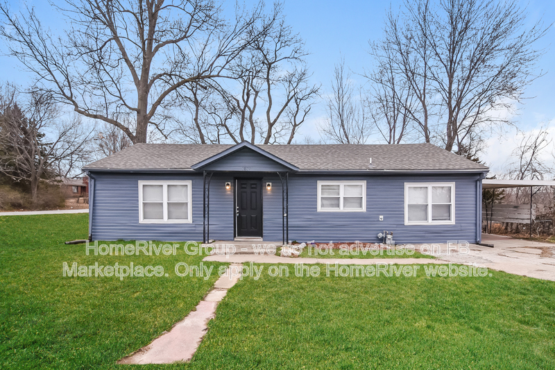 Kansas City House: 3800 E 93rd St