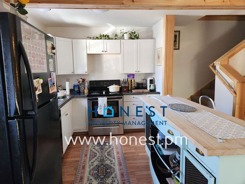 Lisbon House: 9 High Street