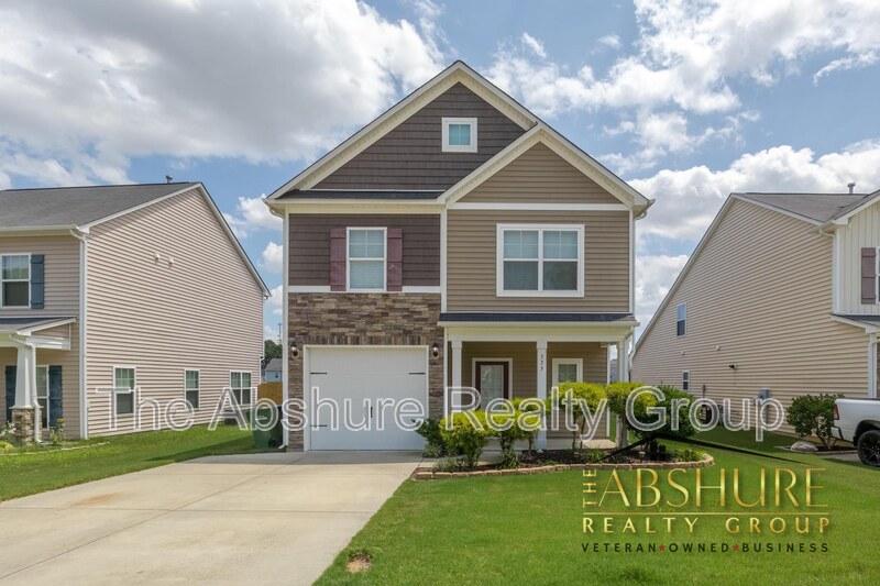 Fuquay-Varina House: 535 Smith Ridge Way