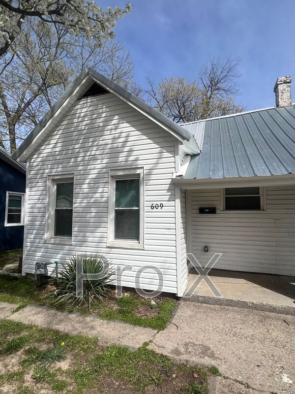 Joplin House: 609 W 9th St