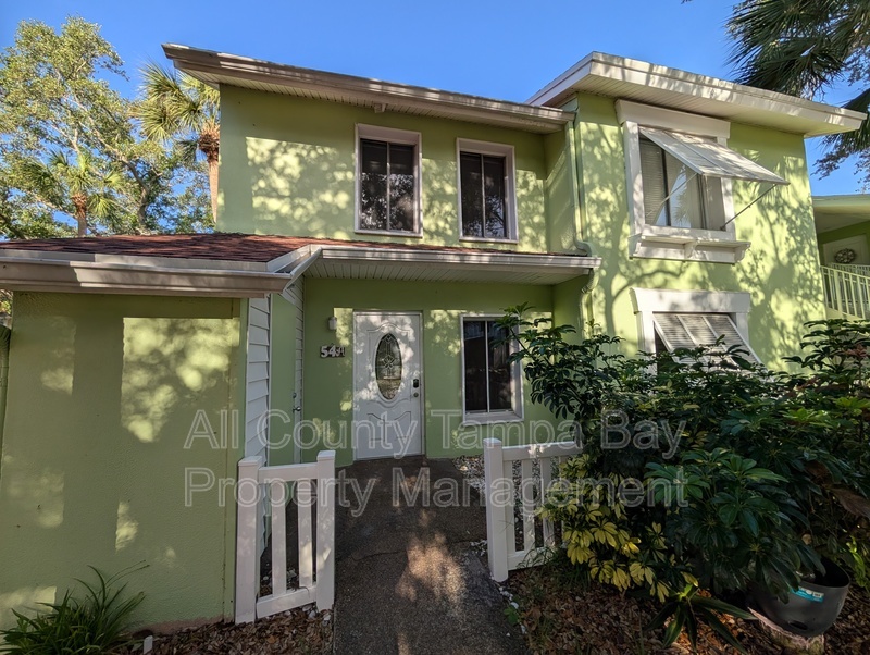 St. Petersburg Townhome: 4230 36th Ave S