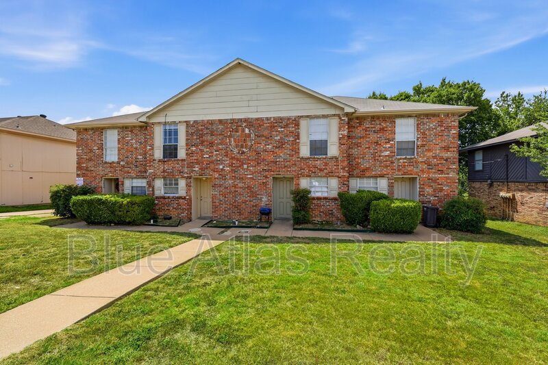 Fort Worth House: 3828 Coates Circle