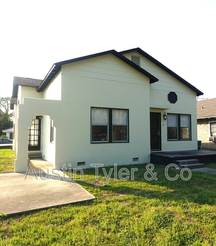 Marianna Condo: 4326B Wilton Street