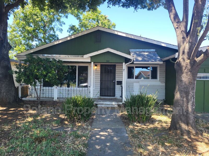 Fairfield House: 300 Utah St.