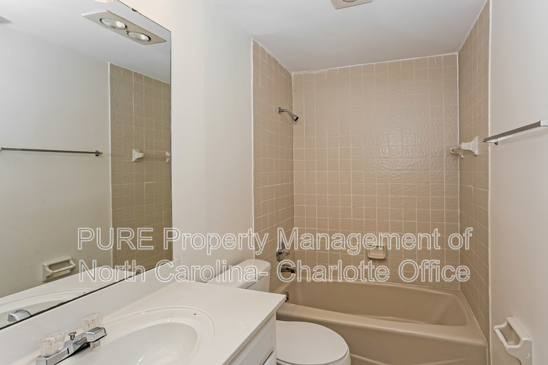 Charlotte House: 1832 J Julian Ln Unit D