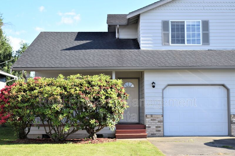 Everson Condo: 214 Reeds Ln.