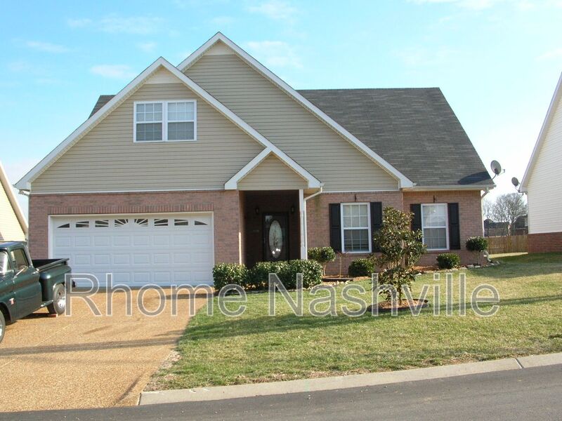 Spring Hill House: 1019 Golf View Way